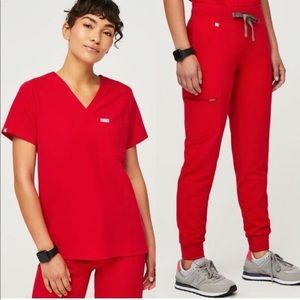 Figs NWOT LIMITED EDITION Pop Red Catarina top & Zamora jogger scrub Set, small